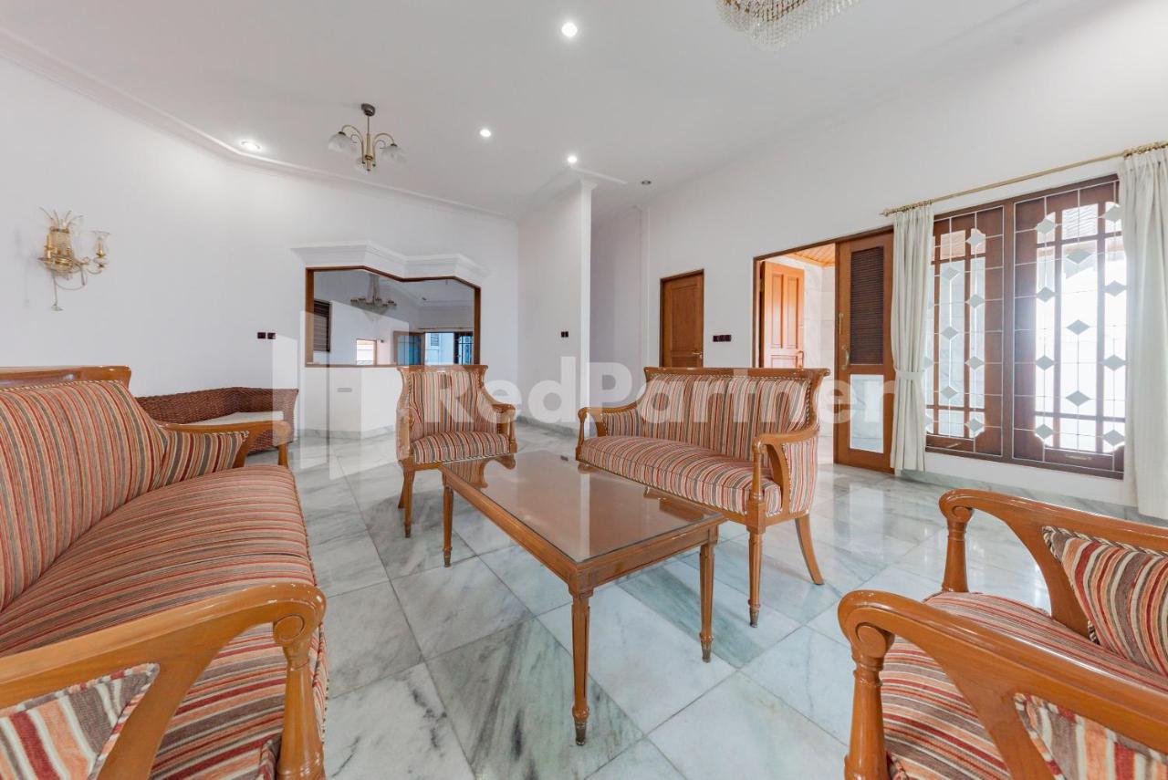 Biru Homestay Bandung Mitra Reddoorz Exterior photo